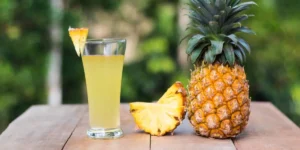 Lee más sobre el artículo Bebidas de piña: aprovechando esta fruta en la industria alimentaria
