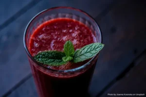 Lee más sobre el artículo ¡Mira cuantas propiedades benéficas tiene el jugo de fresa!