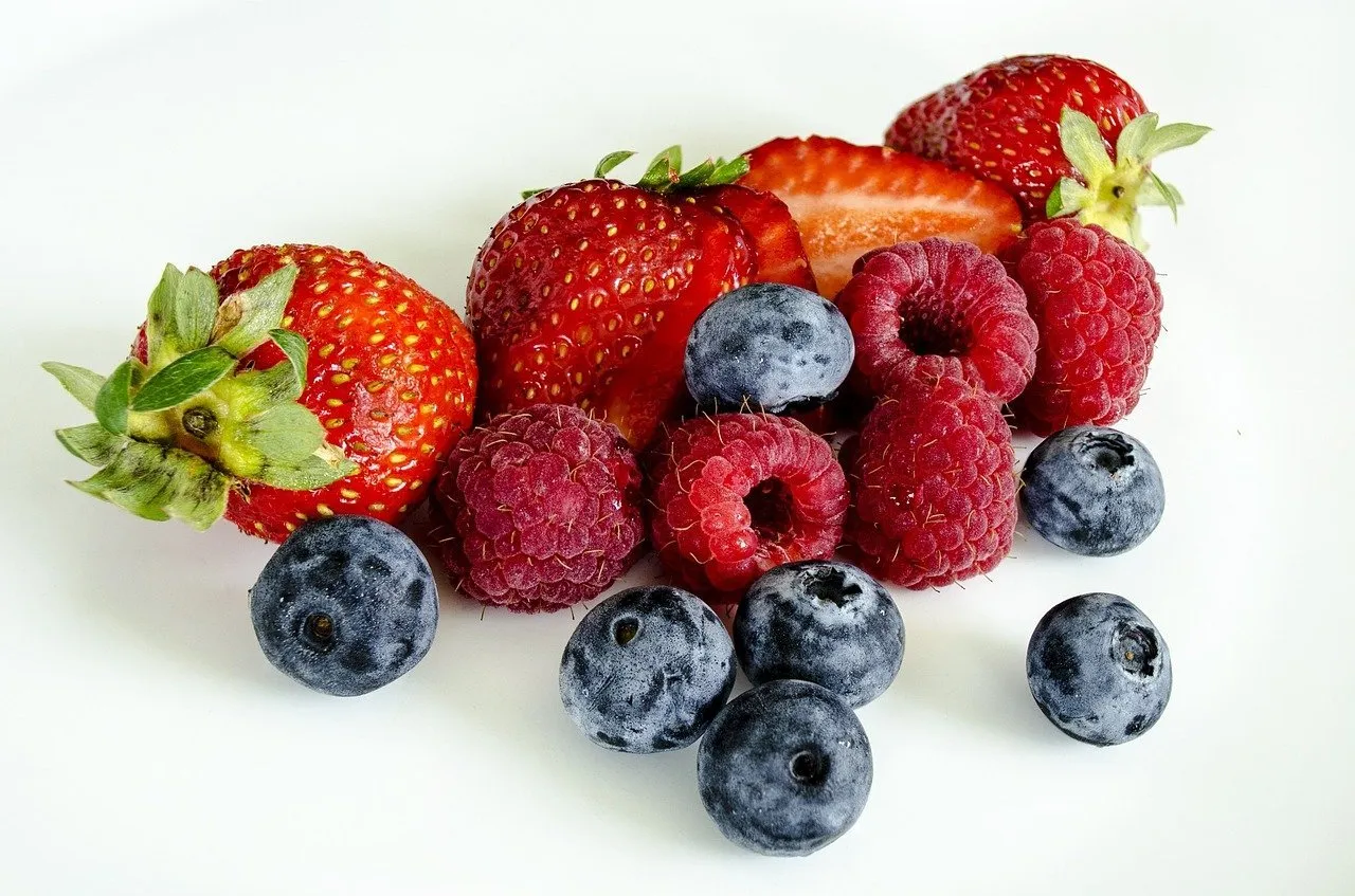 Lee más sobre el artículo ¿Frutos rojos, sabes cuales son y qué aportan?