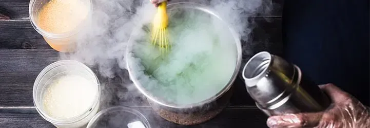 Lee más sobre el artículo Helado con nitrógeno líquido: revolución química en la industria