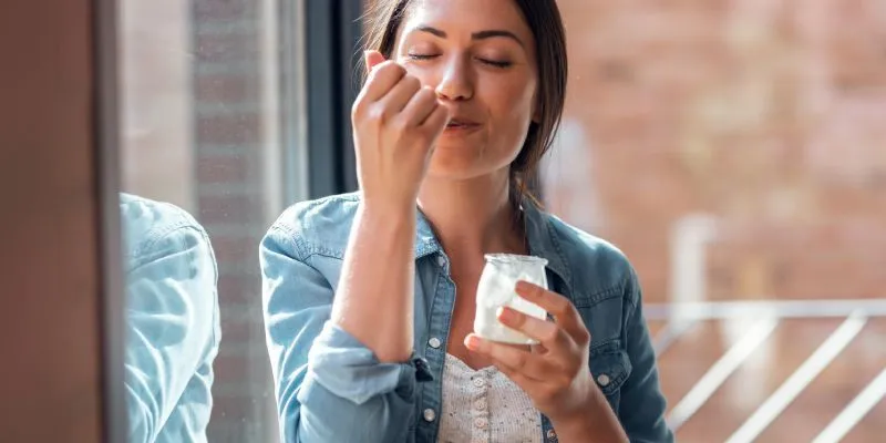 Lee más sobre el artículo Yogur de frutas: sabores y tendencias que dominan el sector